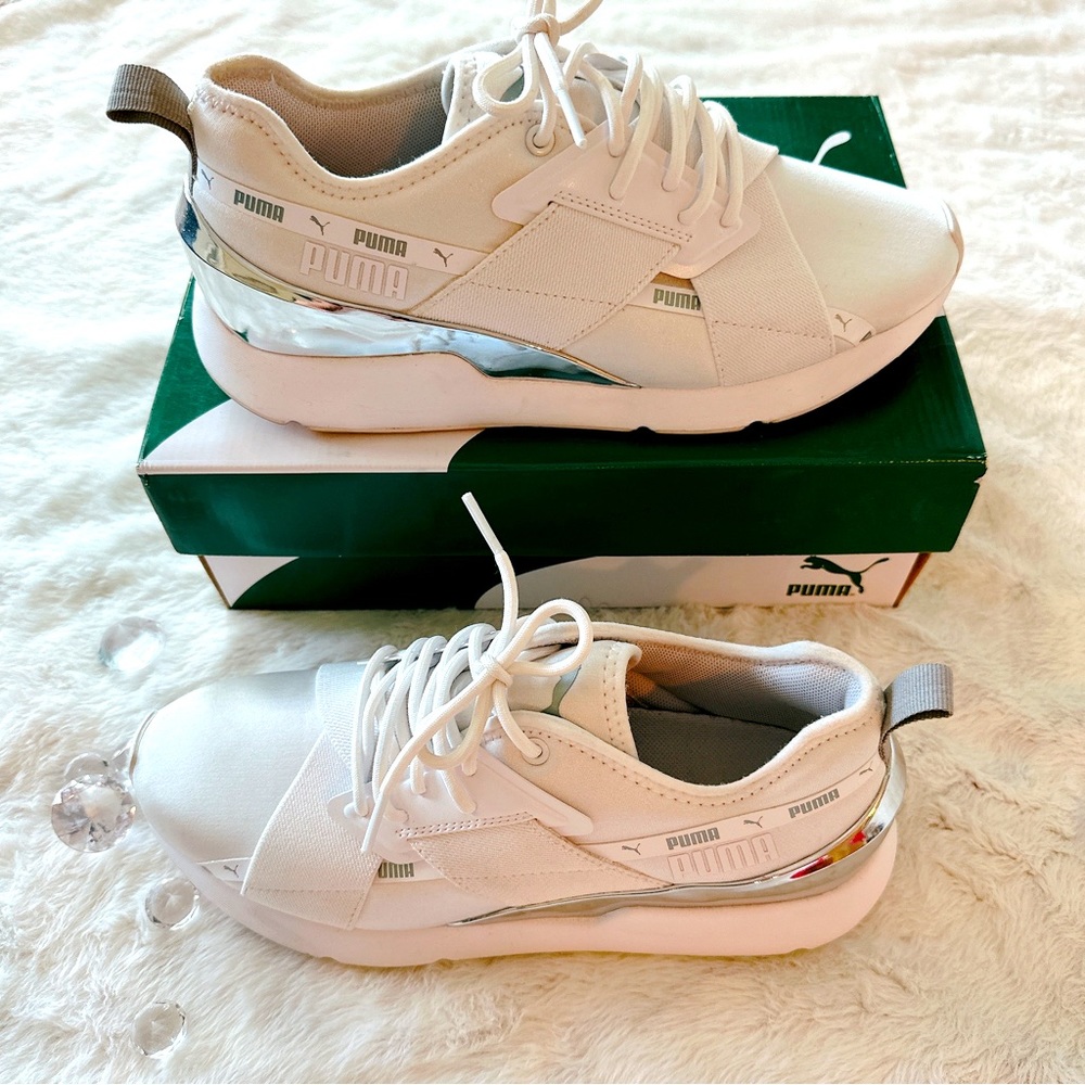 PUMA - Womens Muse X-2 Metallic Wn’s - White & Silver - Size 8.5